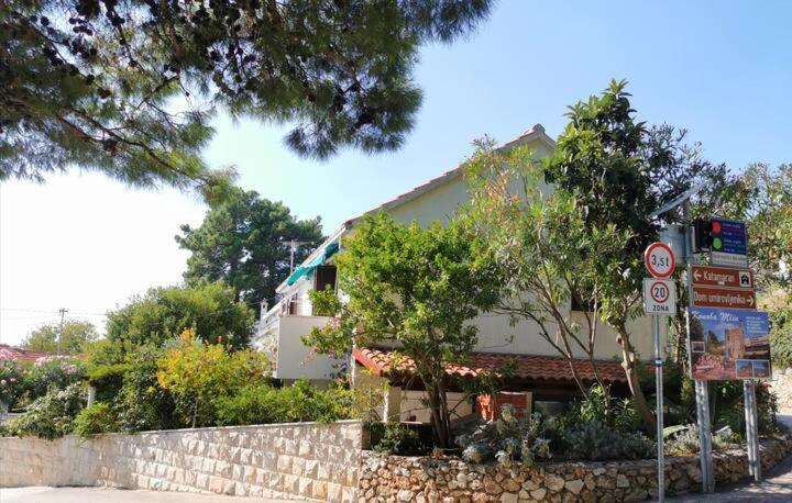 Apartment Biljana Bol Exterior photo